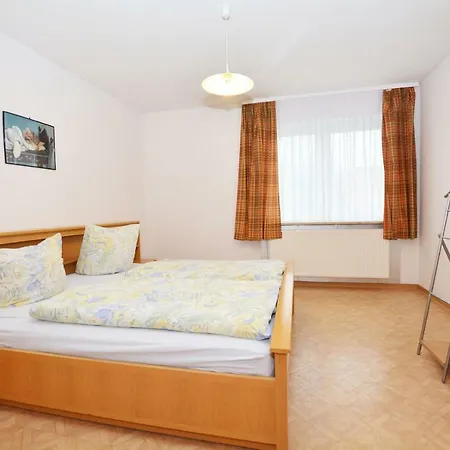 Hof-holland , Moellers Hof 1 Busum